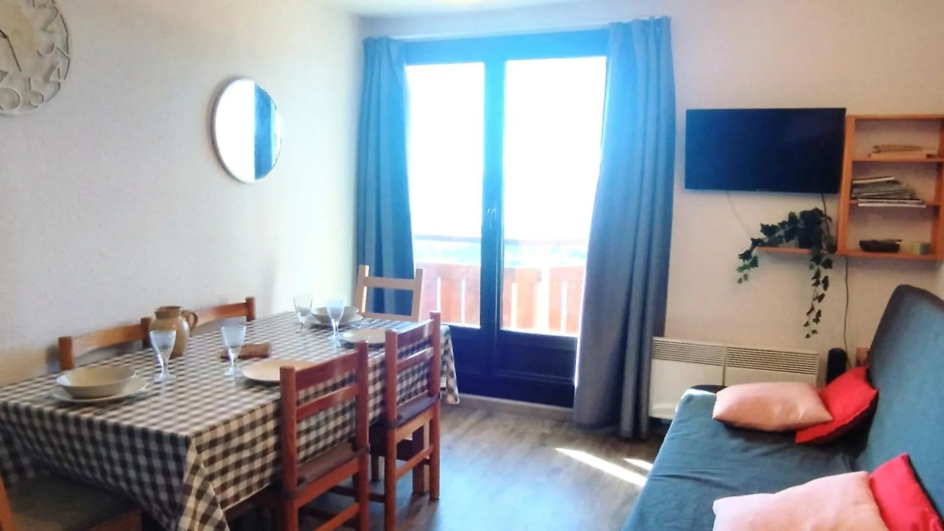 Apartment Appart 2 Pieces Au Pied Des Pistes, 1 Chambre, 141 M², Ascenseur, Casier Ski - Fr-1-771-34 Les Adrets